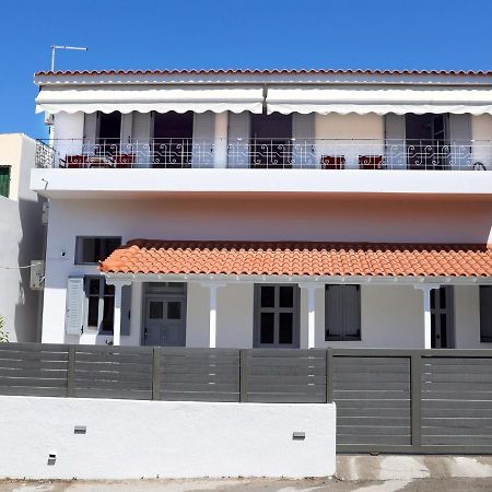 Axs First Floor Apartment Aegina Town Exterior photo